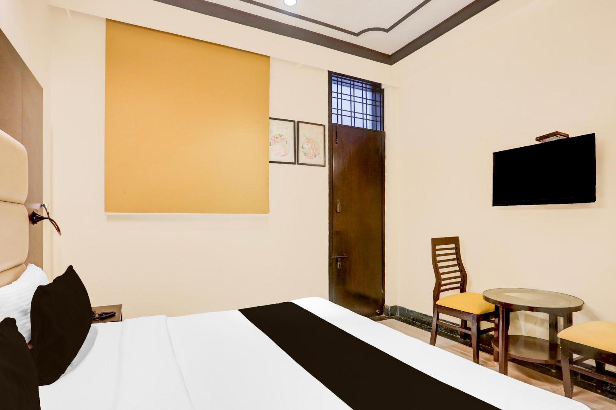 Super Townhouse Sushant Lok Phase 1 Formerly Hotel Neven Gurgaon Exterior foto